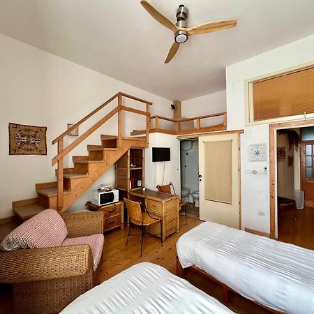 B&B Le Finestre Su Via Cavour Sassari Pokoj fotografie