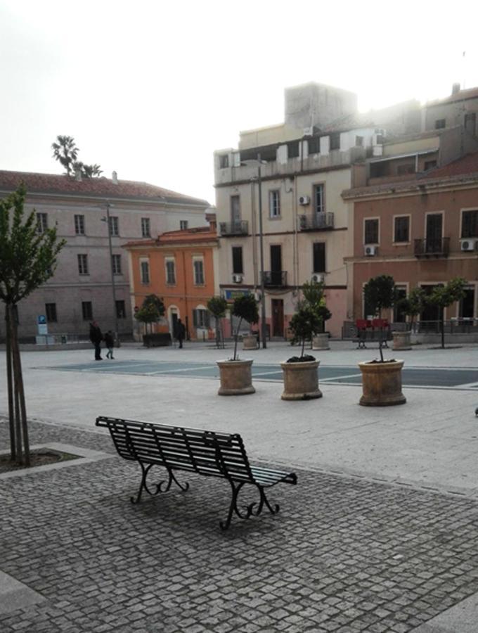 B&B Le Finestre Su Via Cavour Sassari Exteriér fotografie