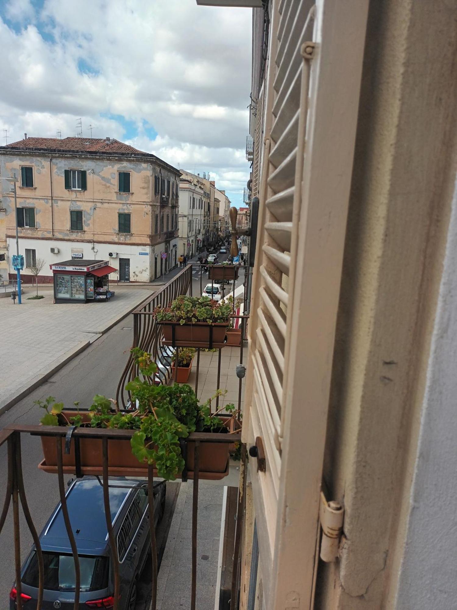 B&B Le Finestre Su Via Cavour Sassari Exteriér fotografie