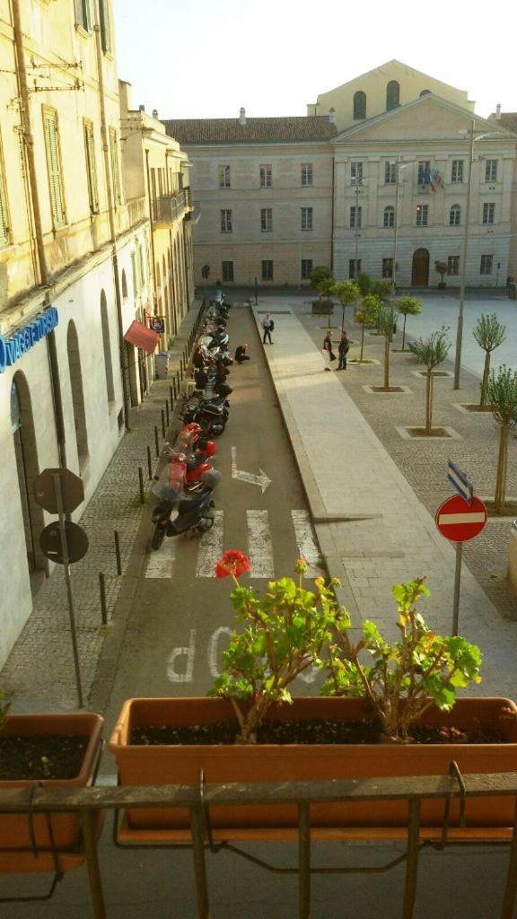 B&B Le Finestre Su Via Cavour Sassari Exteriér fotografie