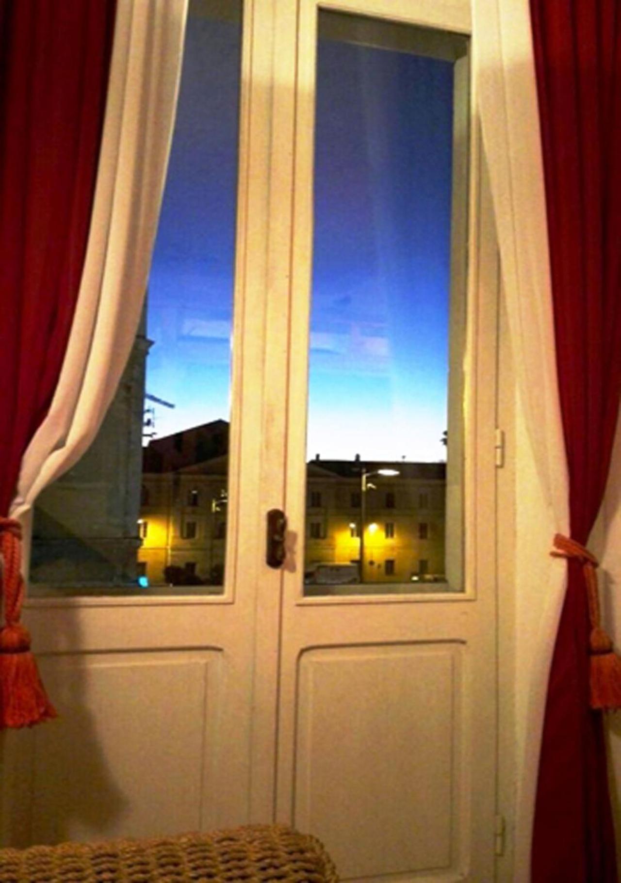 B&B Le Finestre Su Via Cavour Sassari Pokoj fotografie