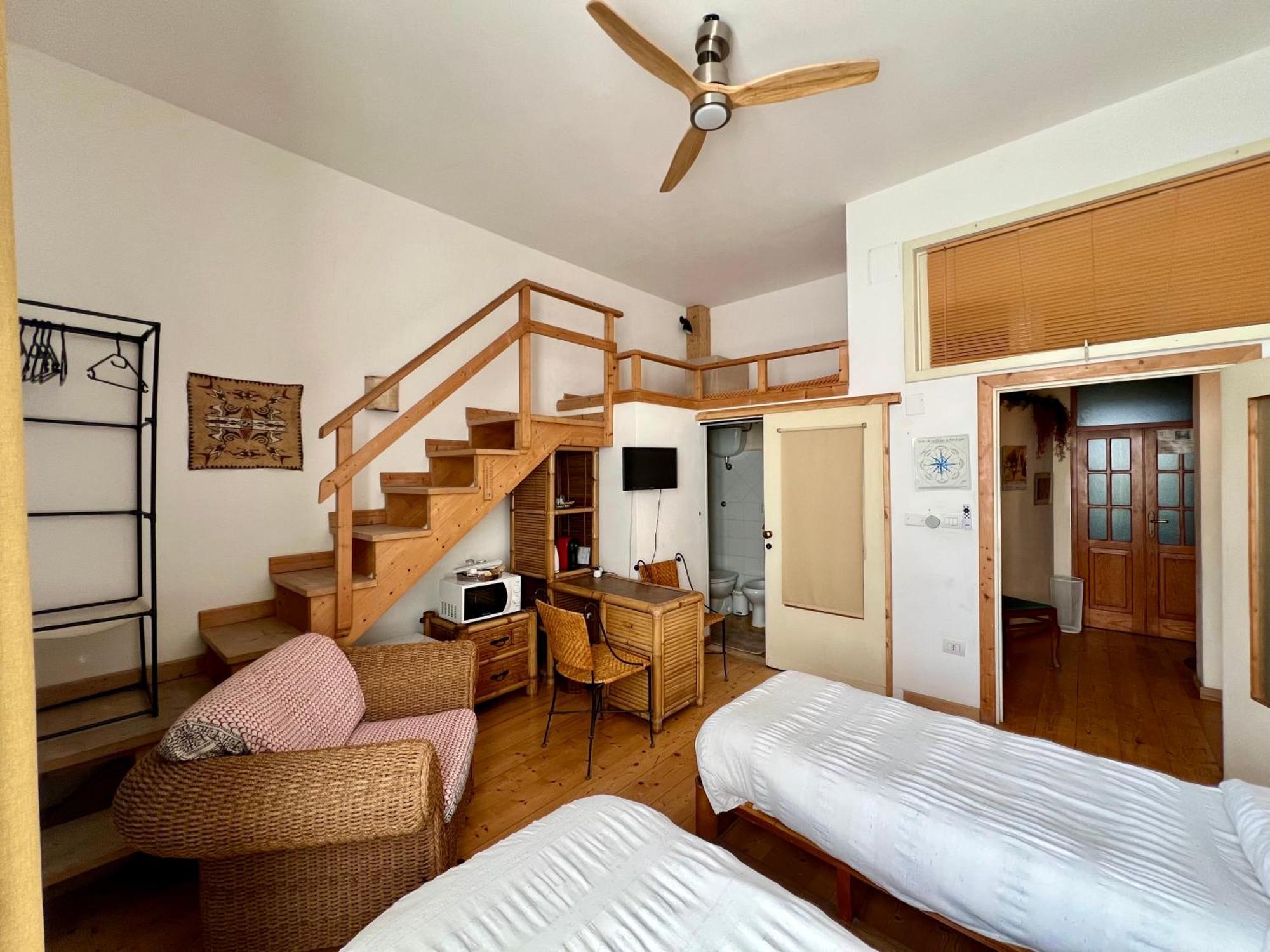 B&B Le Finestre Su Via Cavour Sassari Pokoj fotografie