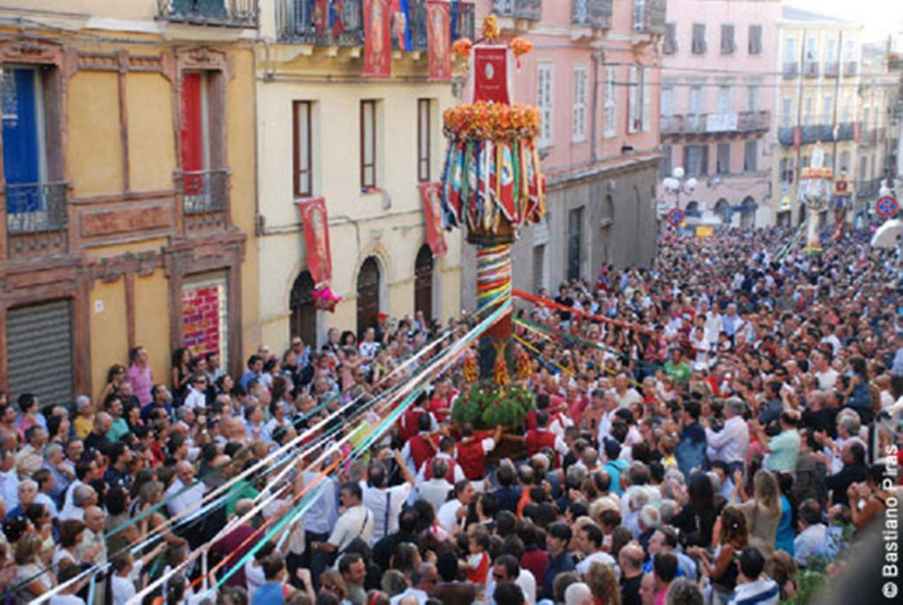 B&B Le Finestre Su Via Cavour Sassari Exteriér fotografie